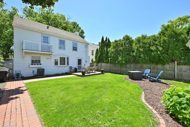 5835 N Lake DRIVE, Whitefish Bay, WI 53217