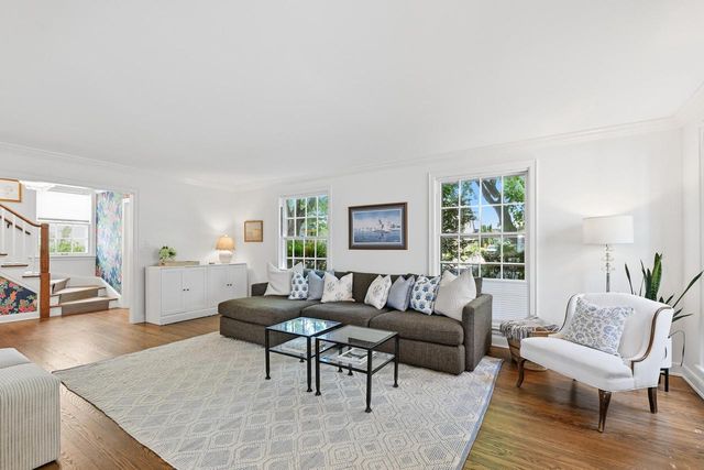 5835 N Lake DRIVE, Whitefish Bay, WI 53217