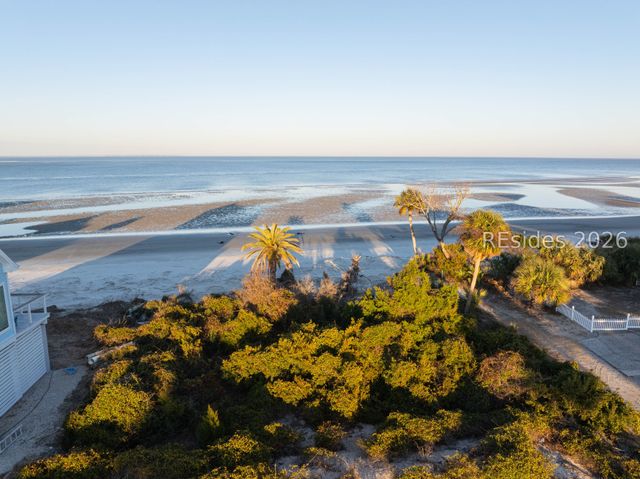 2 Ebb Tide Ct, St Helena Island, SC 29920