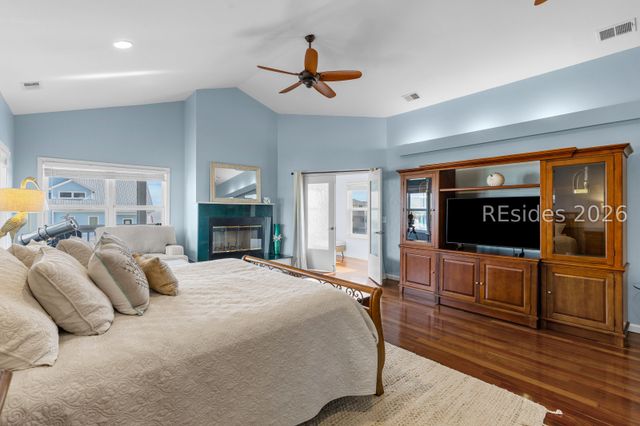 2 Ebb Tide Ct, St Helena Island, SC 29920