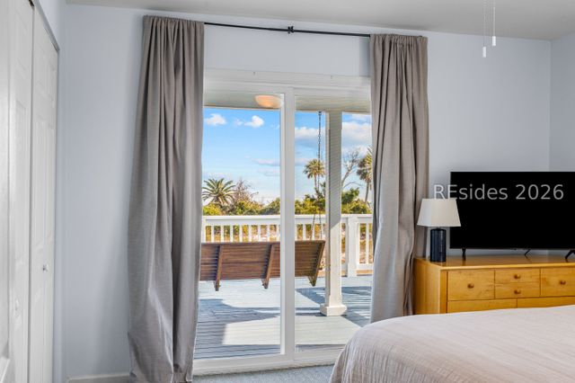 2 Ebb Tide Ct, St Helena Island, SC 29920