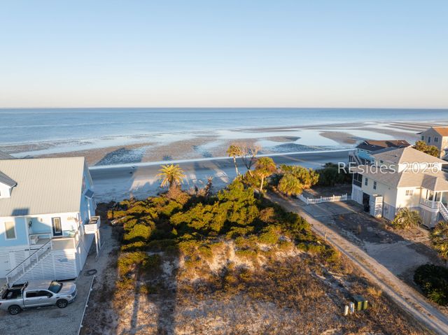 2 Ebb Tide Ct, St Helena Island, SC 29920