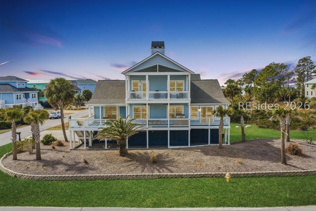 2 Ebb Tide Ct, St Helena Island, SC 29920