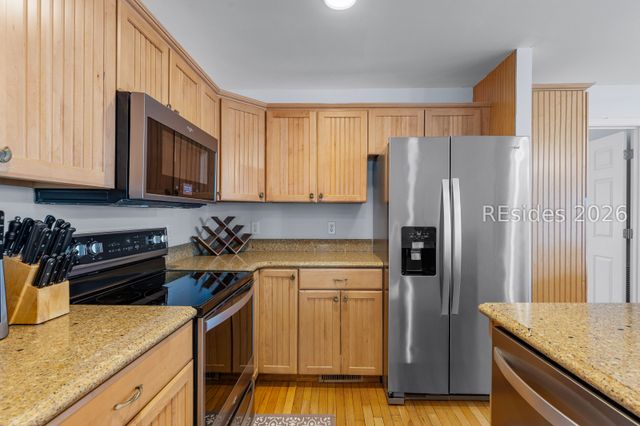 2 Ebb Tide Ct, St Helena Island, SC 29920