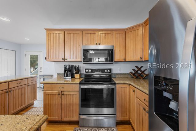 2 Ebb Tide Ct, St Helena Island, SC 29920