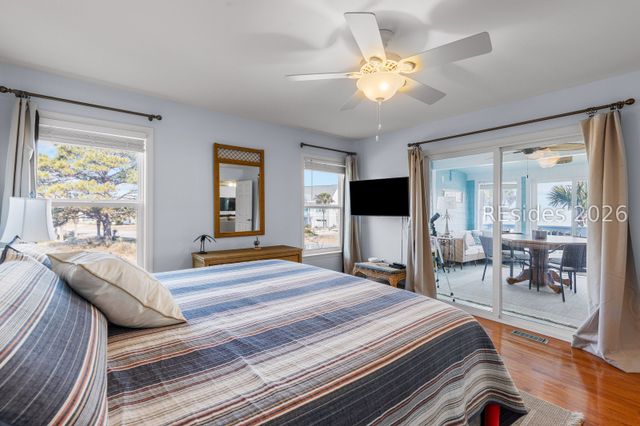 2 Ebb Tide Ct, St Helena Island, SC 29920