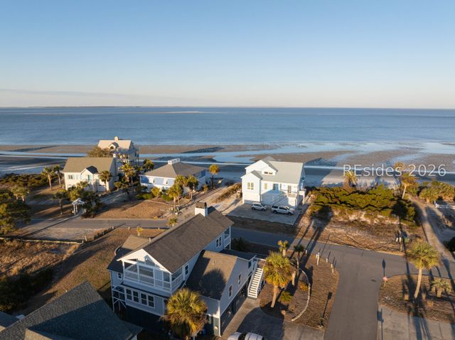 2 Ebb Tide Ct, St Helena Island, SC 29920