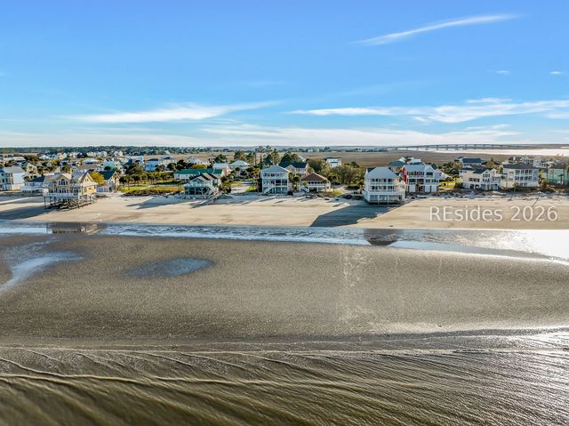 2 Ebb Tide Ct, St Helena Island, SC 29920