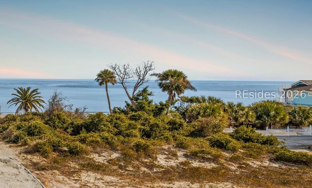 2 Ebb Tide Ct, St Helena Island, SC 29920