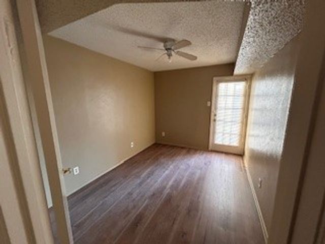 9520 Royal Lane 121, Dallas, TX 75243