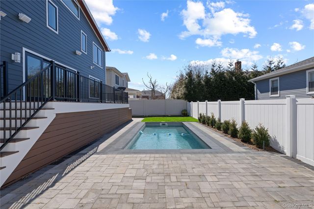 141 Flamingo Street, Atlantic Beach, NY 11509