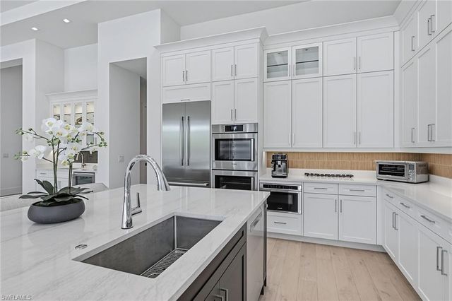 3308 Kumamoto LN, Naples, FL 34114
