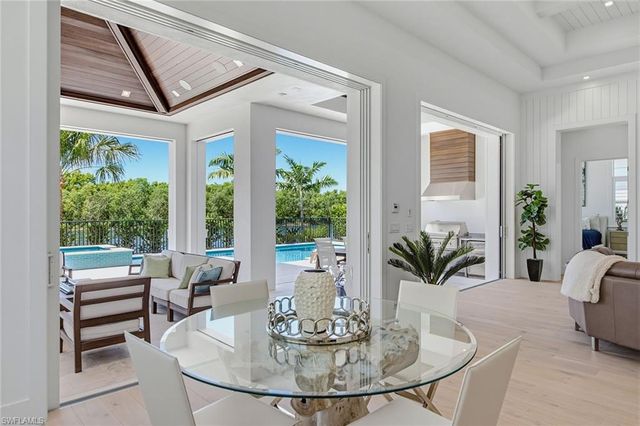 3308 Kumamoto LN, Naples, FL 34114