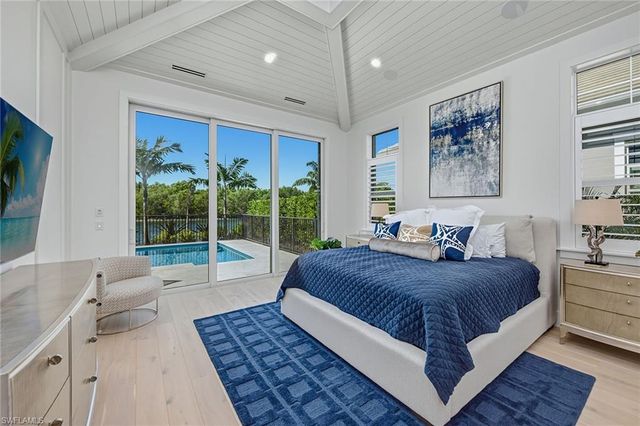 3308 Kumamoto LN, Naples, FL 34114