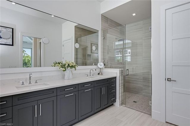 3308 Kumamoto LN, Naples, FL 34114