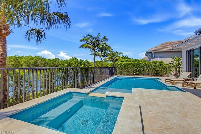 3308 Kumamoto LN, Naples, FL 34114