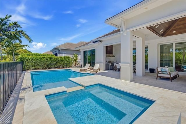 3308 Kumamoto LN, Naples, FL 34114