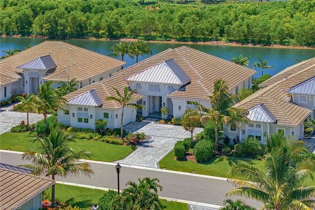 3308 Kumamoto LN, Naples, FL 34114