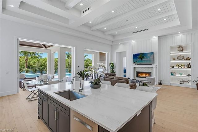 3308 Kumamoto LN, Naples, FL 34114