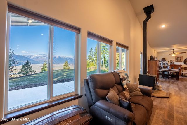 111 Majestic LN, Bonners Ferry, ID 83805