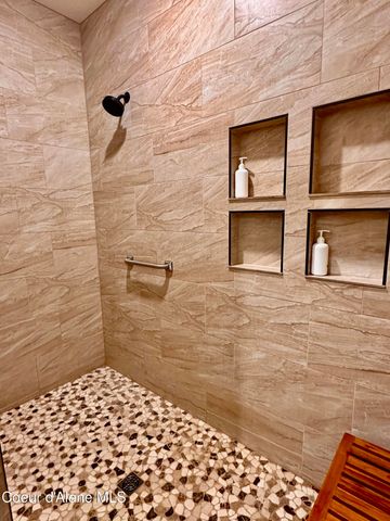 111 Majestic LN, Bonners Ferry, ID 83805