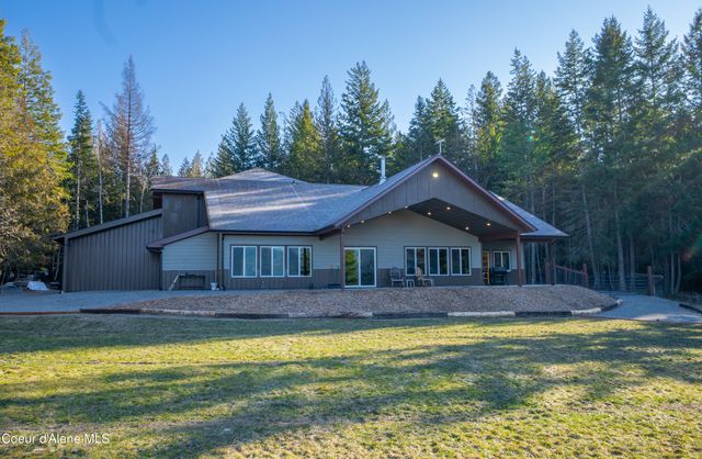 111 Majestic LN, Bonners Ferry, ID 83805