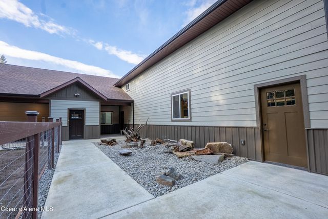 111 Majestic LN, Bonners Ferry, ID 83805