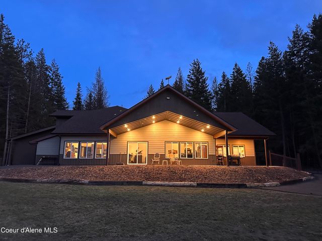 111 Majestic LN, Bonners Ferry, ID 83805
