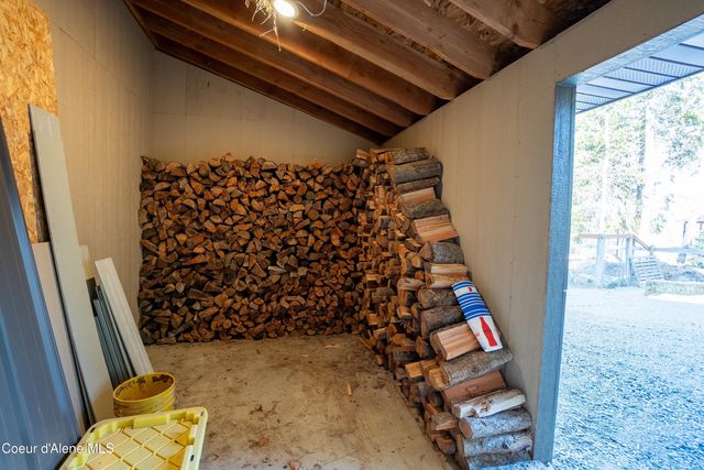 111 Majestic LN, Bonners Ferry, ID 83805