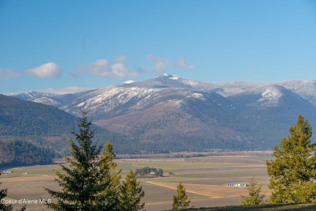 111 Majestic LN, Bonners Ferry, ID 83805