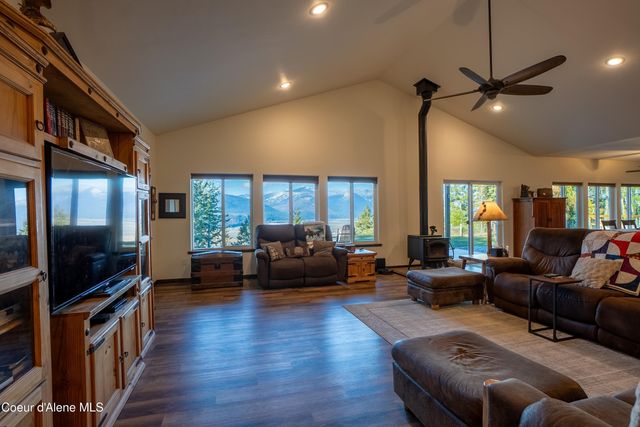 111 Majestic LN, Bonners Ferry, ID 83805