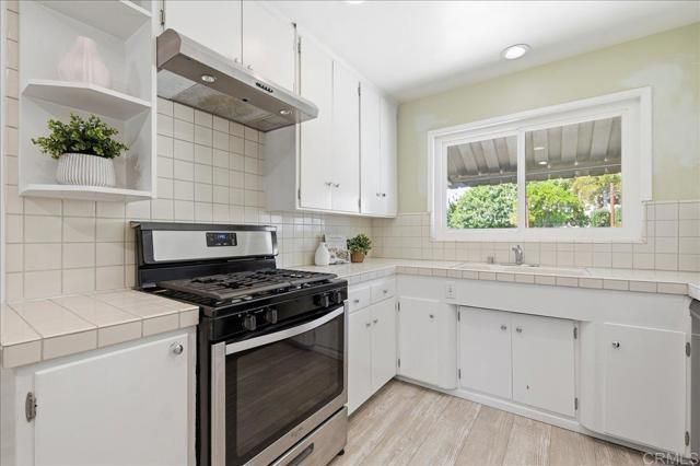 387 Girard Way, Vista, CA 92084