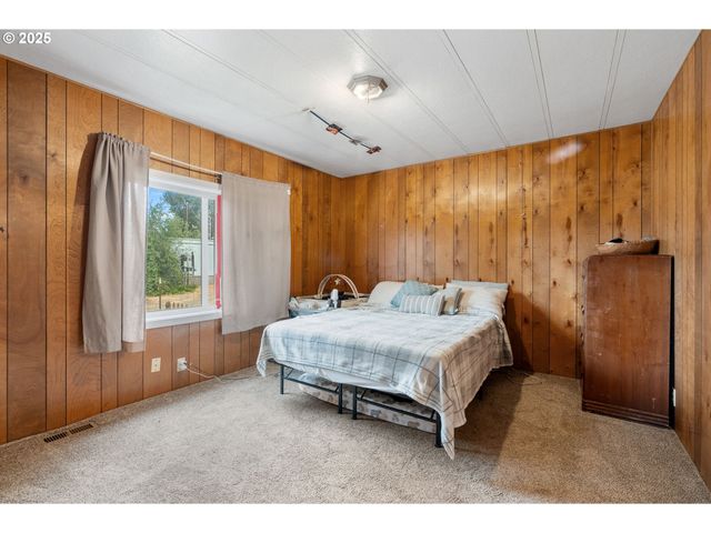 400 A St, Dallesport, WA 98617