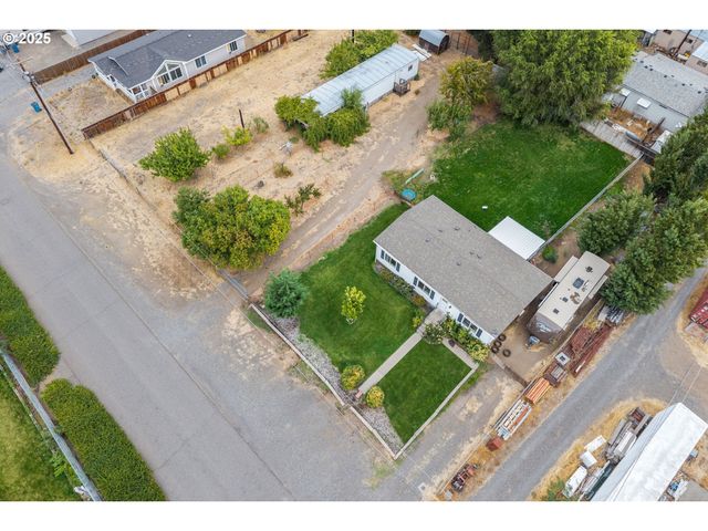 400 A St, Dallesport, WA 98617