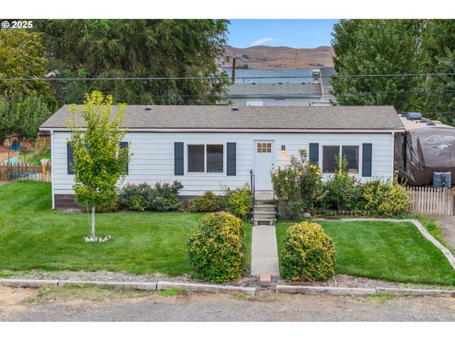 400 A St, Dallesport, WA 98617