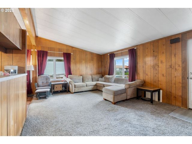 400 A St, Dallesport, WA 98617