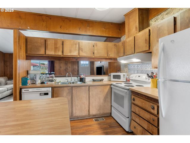 400 A St, Dallesport, WA 98617