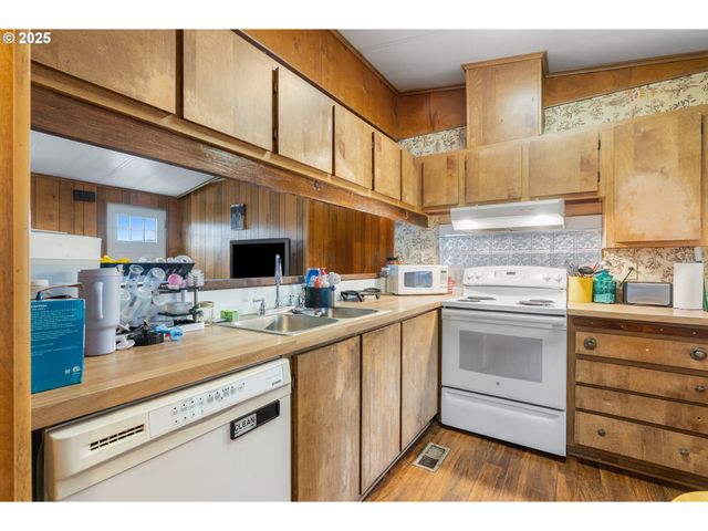 400 A St, Dallesport, WA 98617