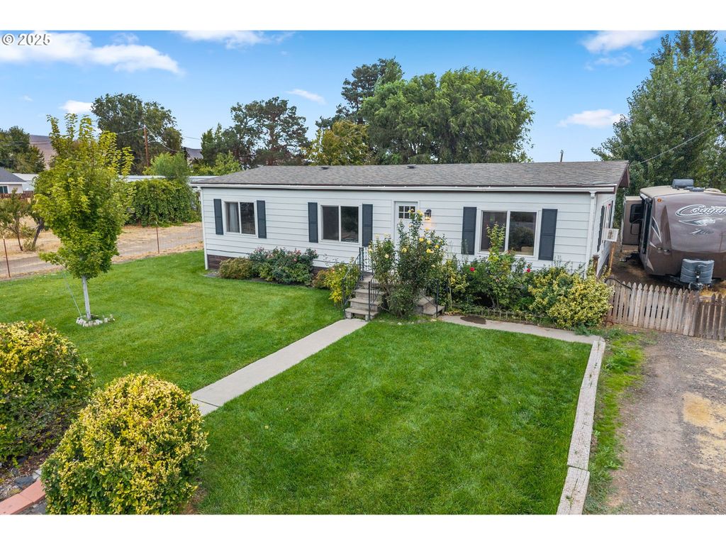 400 A St, Dallesport, WA 98617