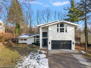 5645 Eastman Boulevard, West Bloomfield Charter Township, MI 48323