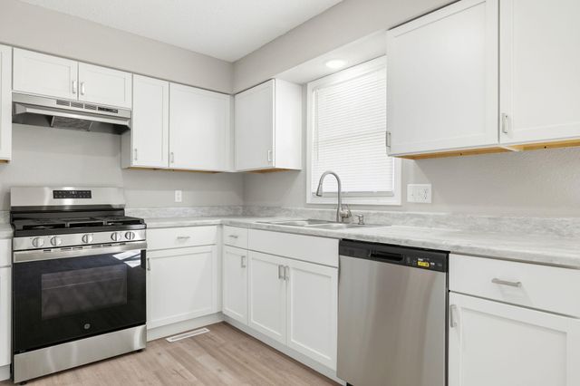 646 S Fort Avenue, Springfield, MO 65806