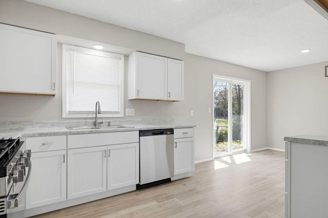 646 S Fort Avenue, Springfield, MO 65806