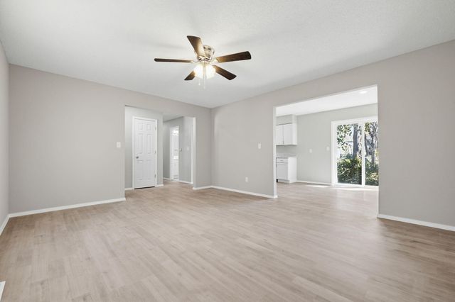 646 S Fort Avenue, Springfield, MO 65806