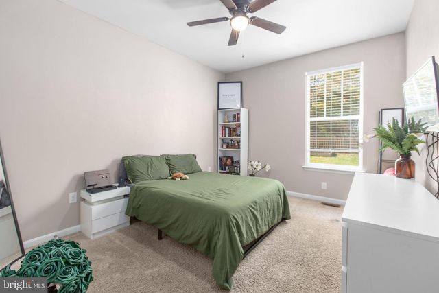 9 MOSSY CREEK LN, Fredericksburg, VA 22405