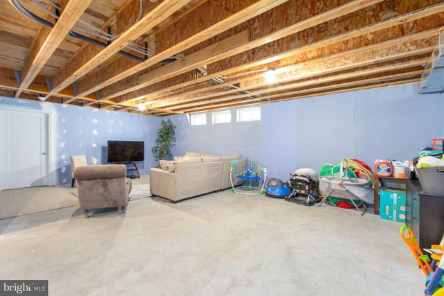 9 MOSSY CREEK LN, Fredericksburg, VA 22405