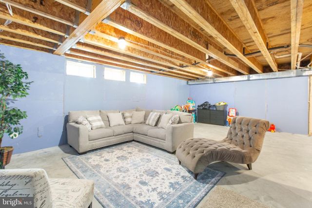 9 MOSSY CREEK LN, Fredericksburg, VA 22405