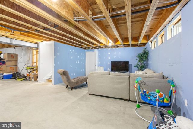 9 MOSSY CREEK LN, Fredericksburg, VA 22405