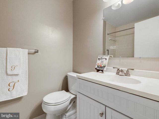 911 BREAKWATER DR, Annapolis, MD 21403