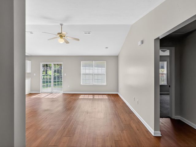 1875 Tamara Way, Spartanburg, SC 29301
