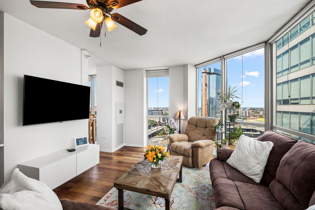 645 N Kingsbury Street 2201, Chicago, IL 60654 — photo 5